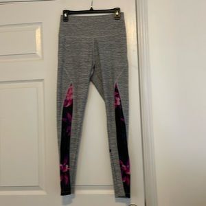 Great condition Victoria’s Secret Sz. M legging